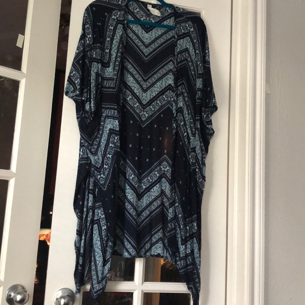 Navy kimono/cardigan.